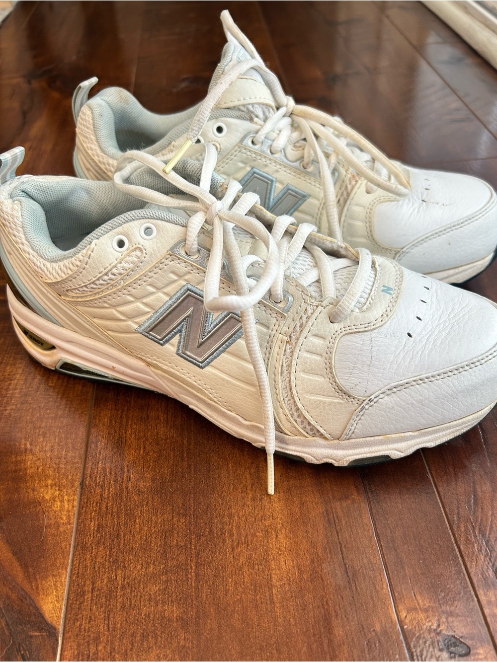 New Balance womens 856 White and Light Gray Training Sneakers 8